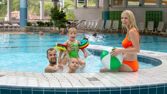 s_riff-fam.s_6595_mitt-1 Freizeitbad RIFF – Kurschwimmbecken