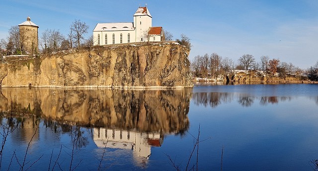 Eiskalter Kirchbruch